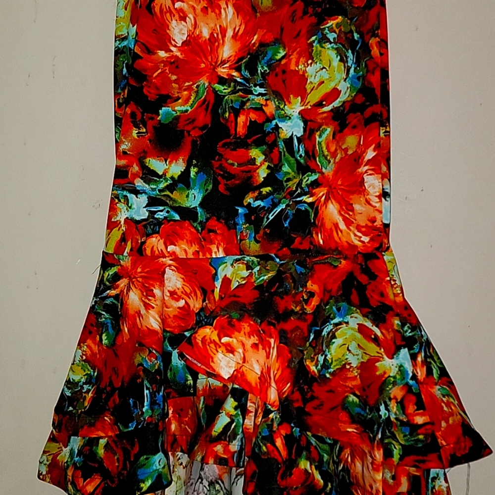 Womens Size Meduim skirt. Multi Colors